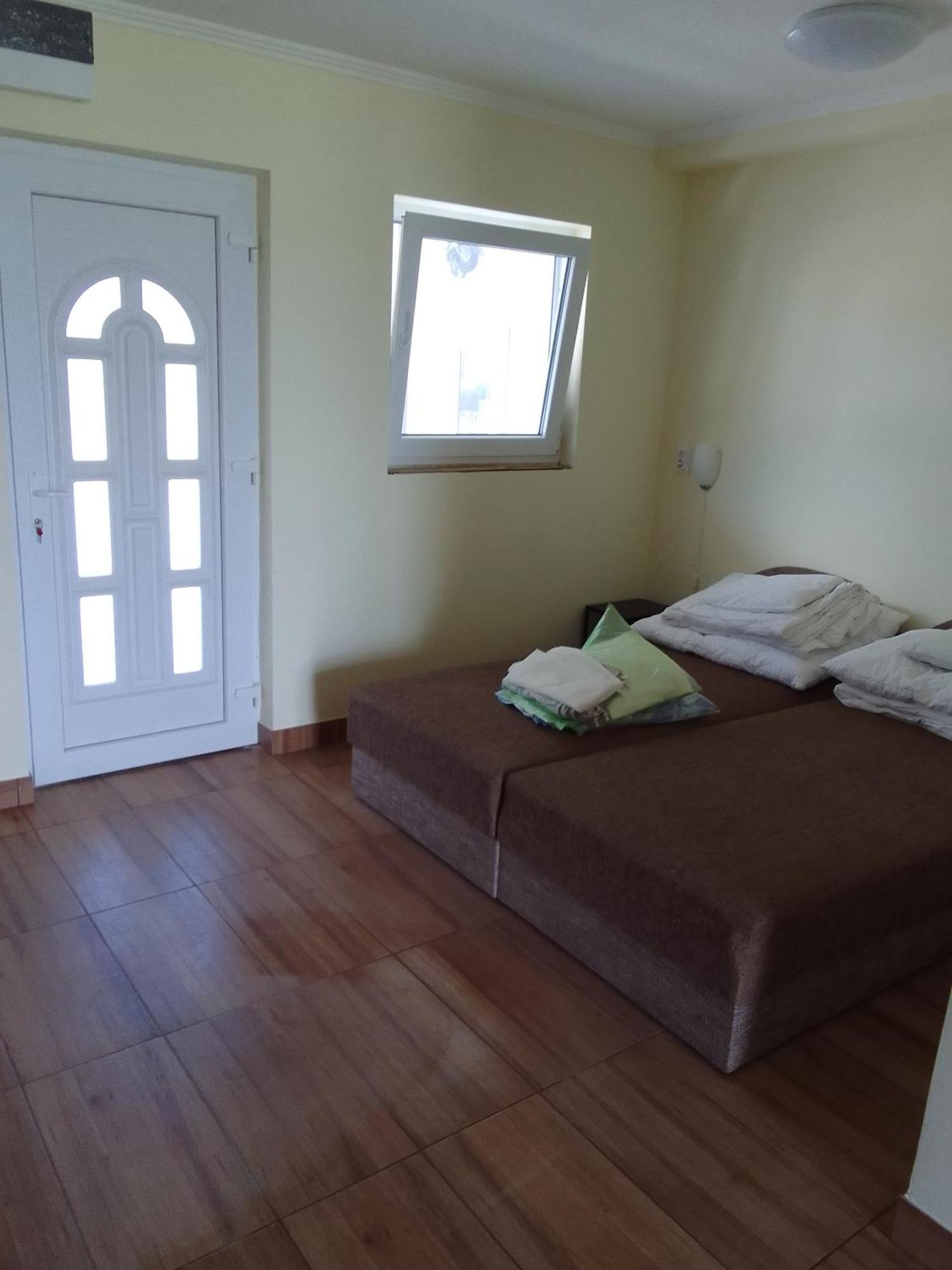 Vizparti Apartmanok Szantod Luaran gambar